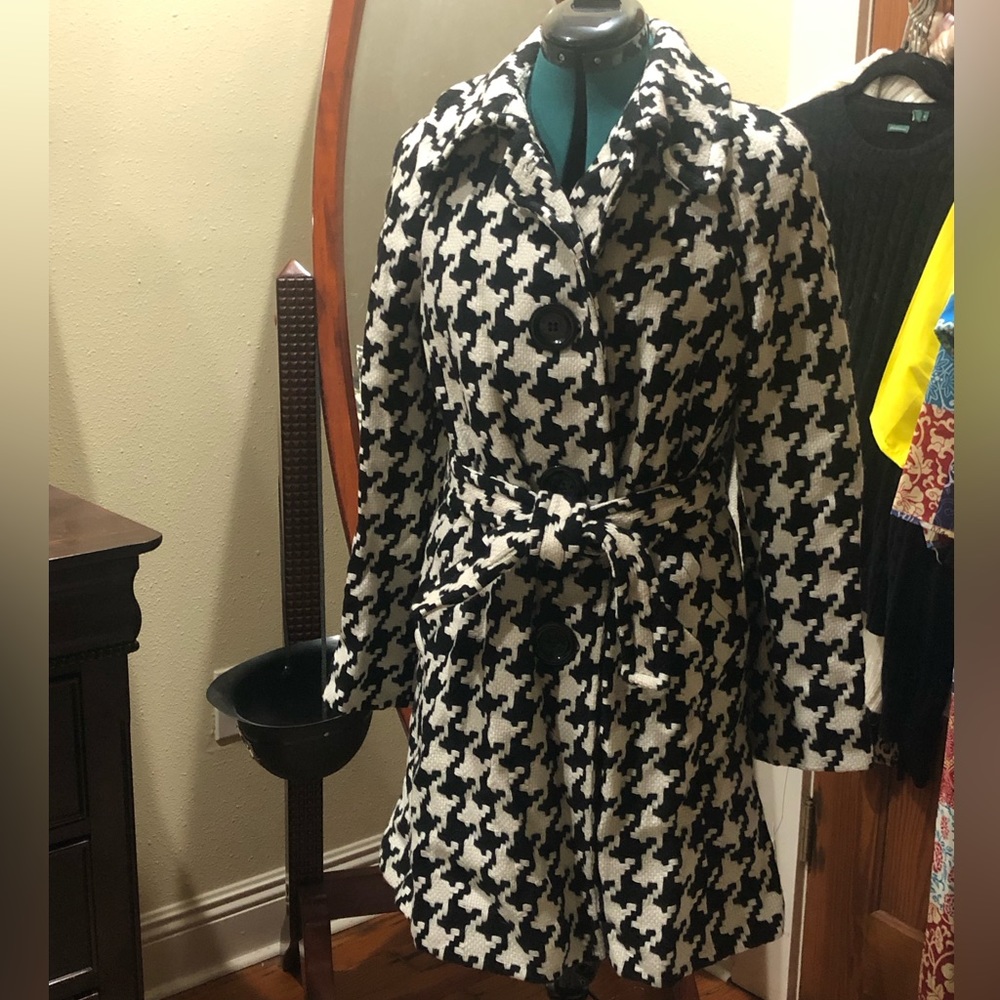 Michael Kors Houndstooth Peacoat with belt
